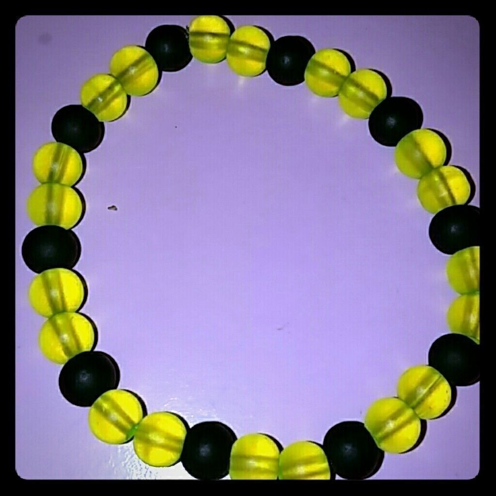 Beaded bracelet 1 shipping cost when bundling
